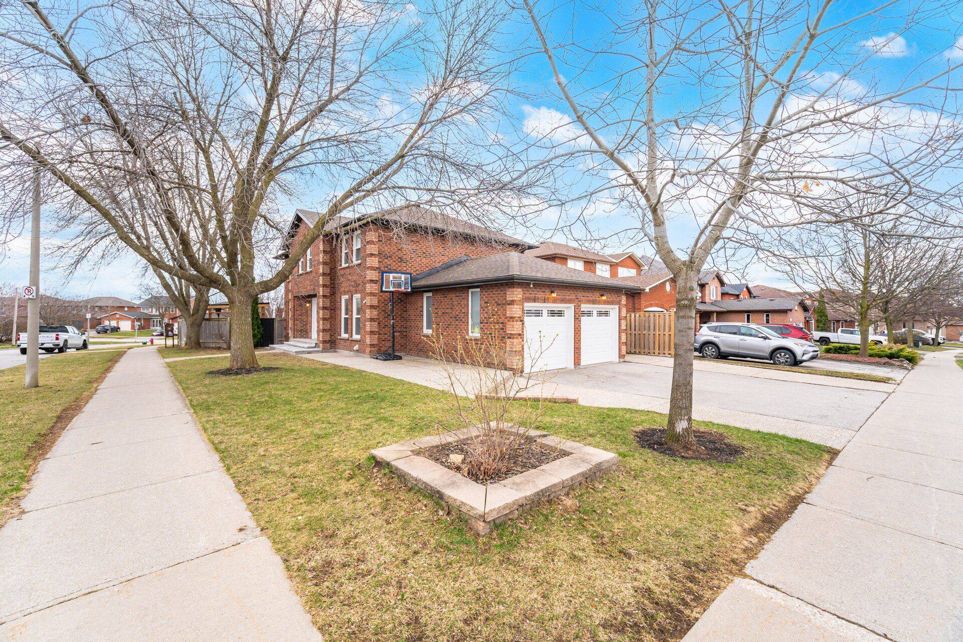 1220 Thoresby DR, Oakville, ON L6J 7K3