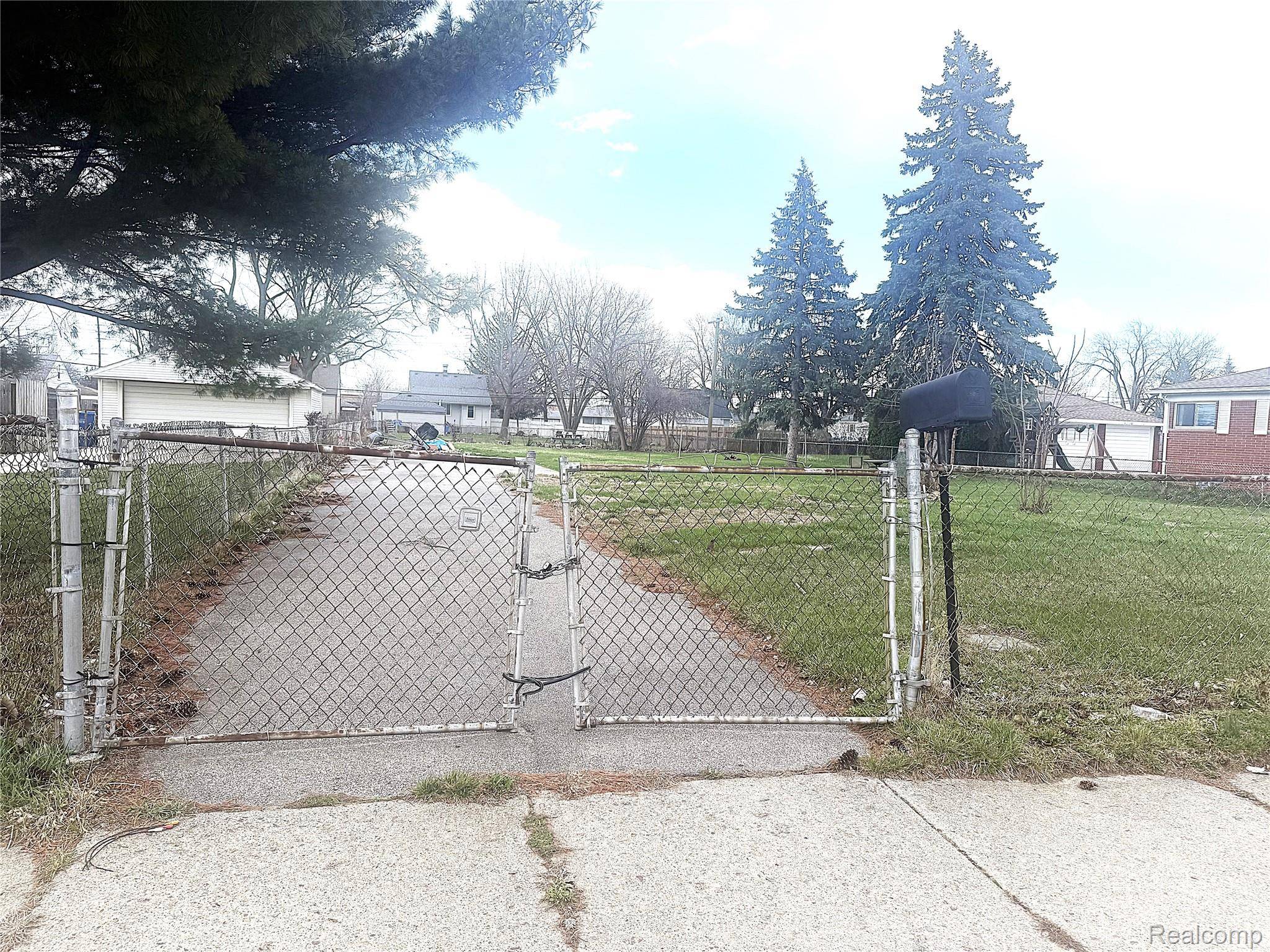 24820 Wagner Ave AVE, Warren, MI 48089