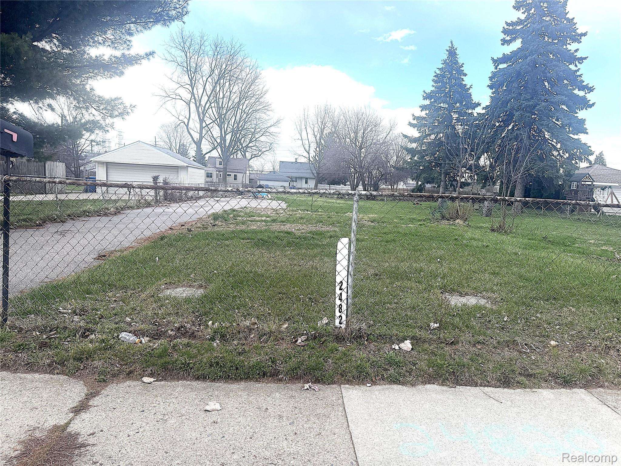 24820 Wagner Ave AVE, Warren, MI 48089