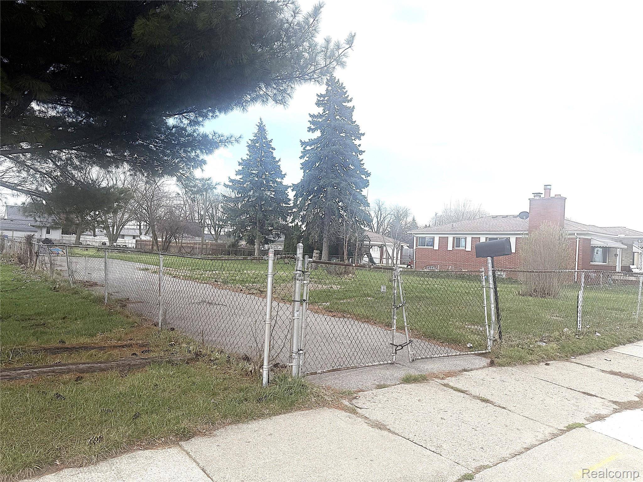 24820 Wagner Ave AVE, Warren, MI 48089