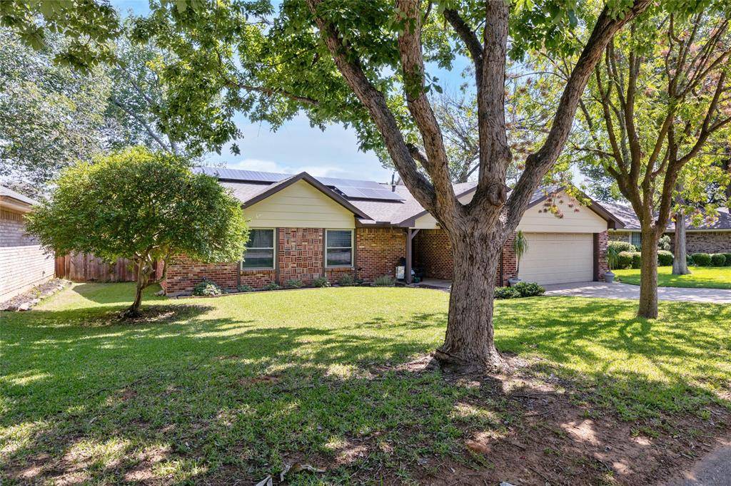 4911 Trails Edge Drive, Arlington, TX 76017