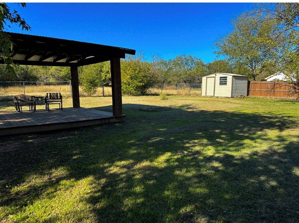 1402 Avenue J, Cisco, TX 76437