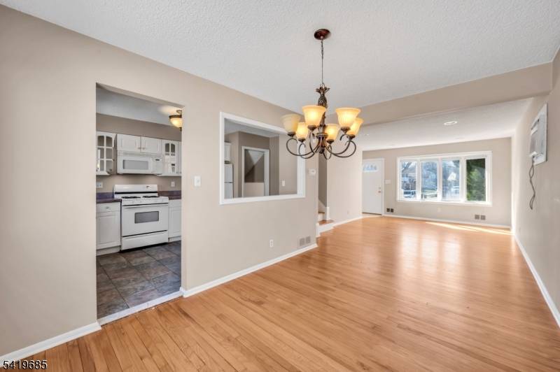 24 Carolyn Rd, Belleville Twp., NJ 07109