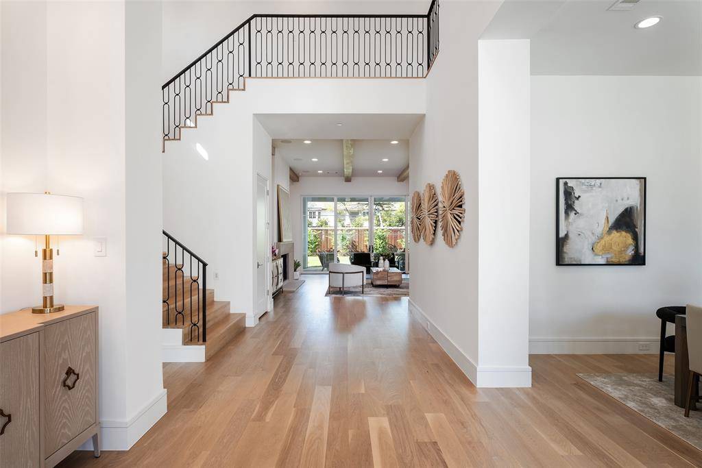 4539 Bobbitt Drive, Dallas, TX 75229