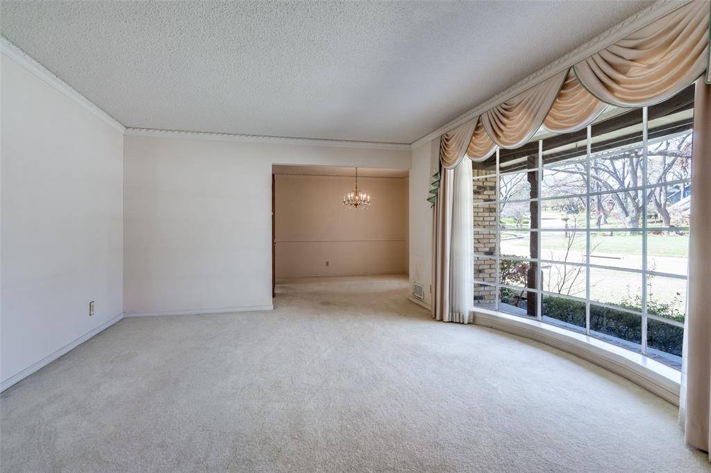 9824 Ravensway Drive, Dallas, TX 75238