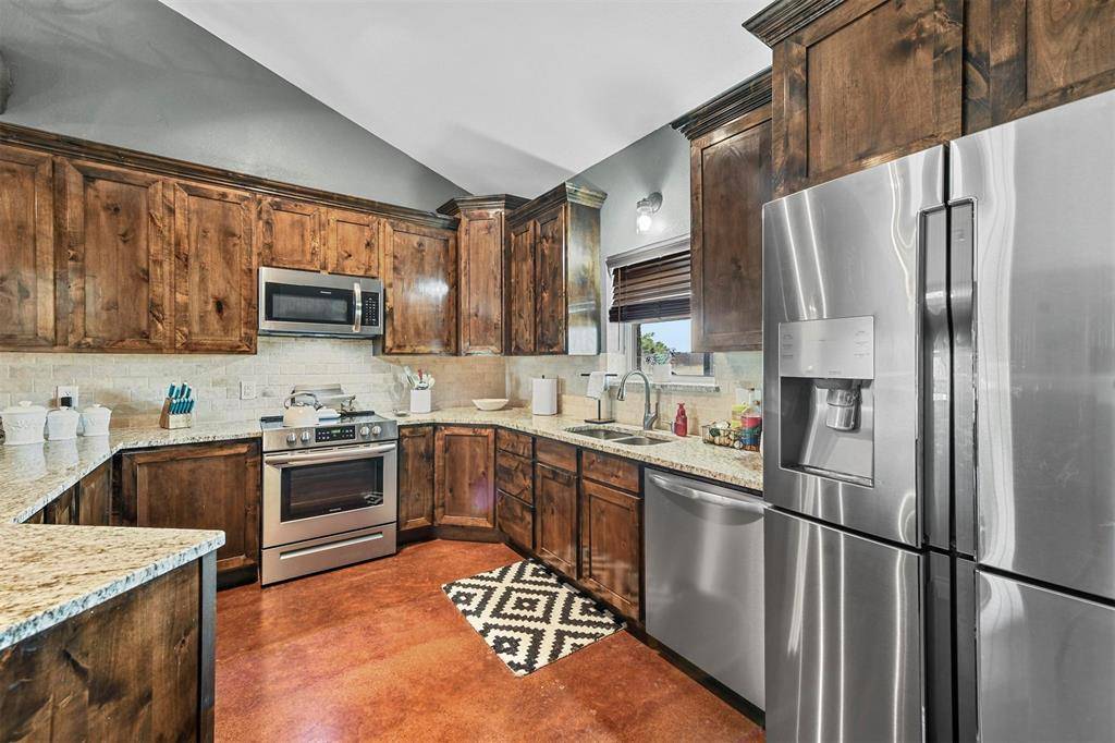 125 Odel Drive, Weatherford, TX 76085