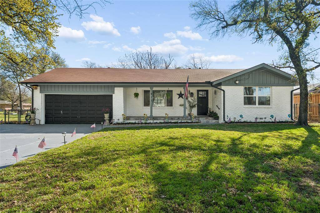 911 Vine Street, Euless, TX 76040
