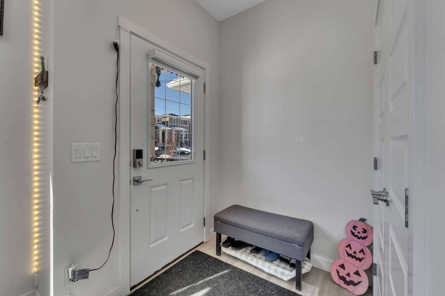 726 Bayview HL SW, Airdrie, AB T4B 5M4