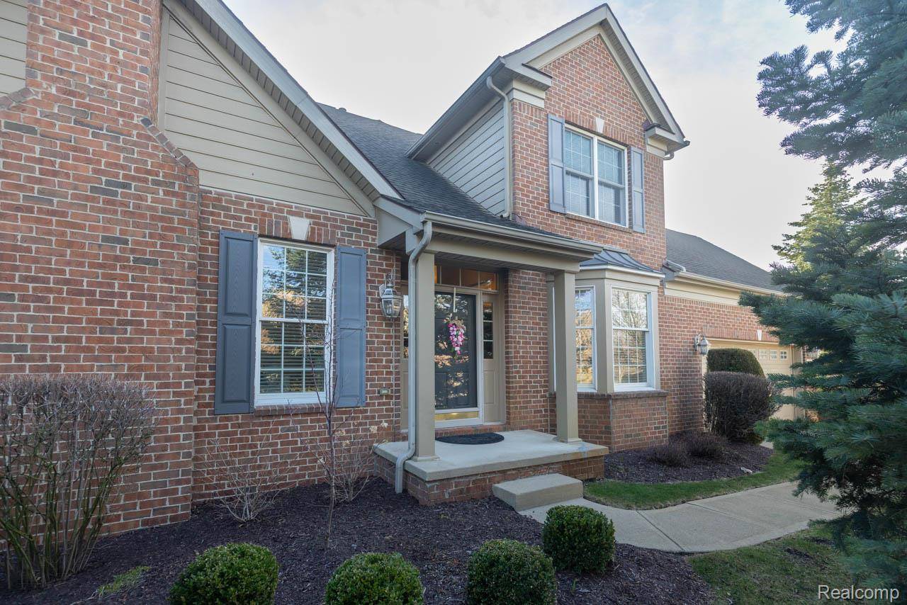 45042 Broadmoor CIR S, Northville Township, MI 48168