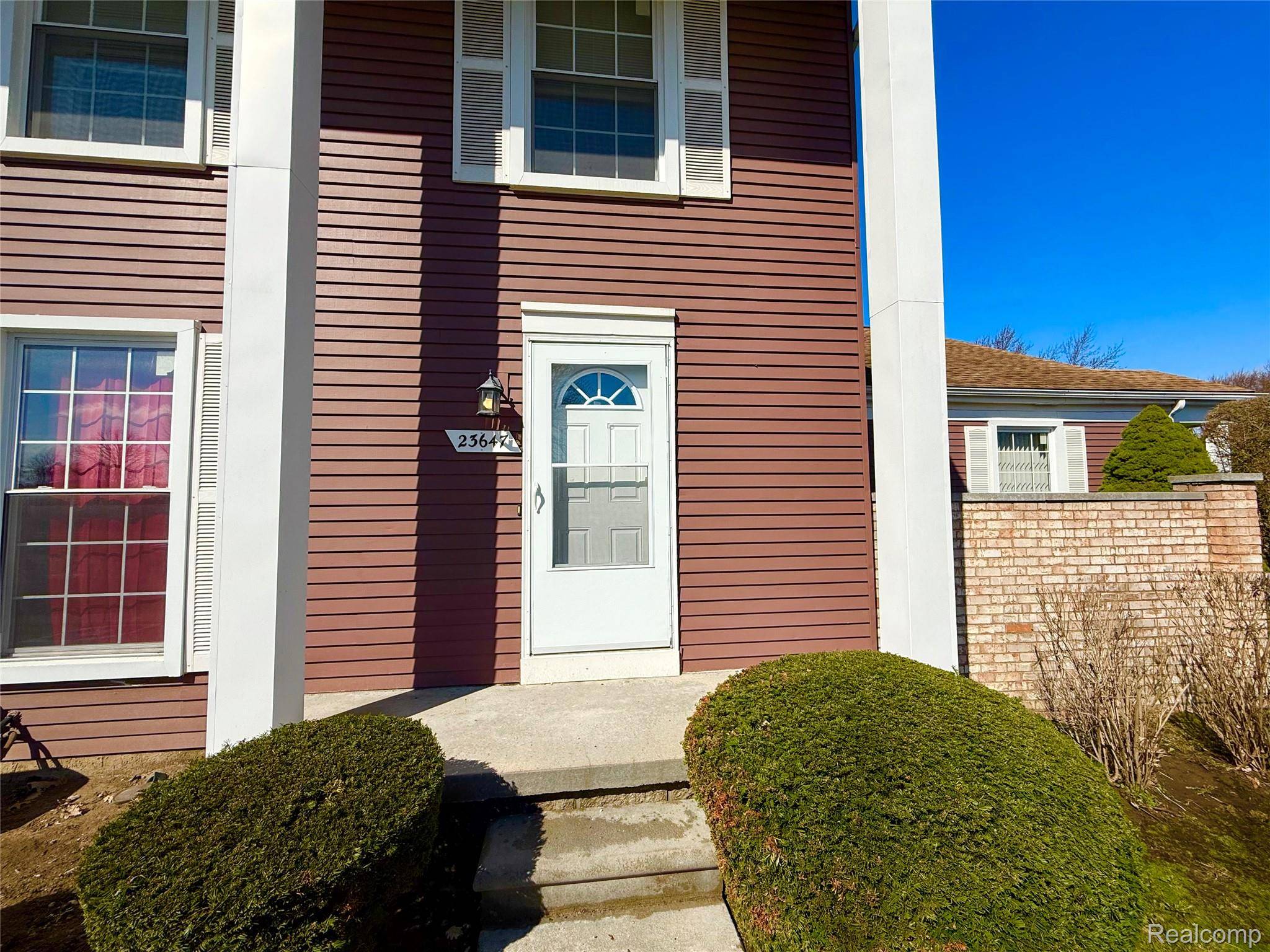 23647 Stonehenge BLVD, Novi, MI 48375