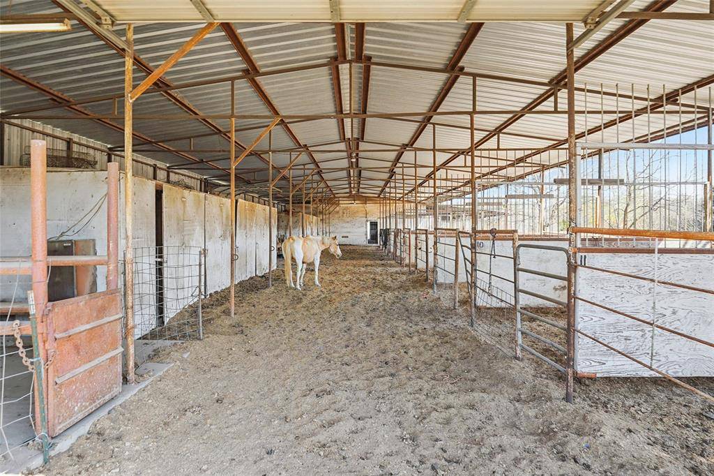 1001 Ovilla Road, Waxahachie, TX 75167