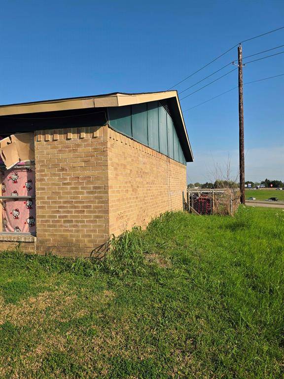 208 Woodgrove Street, Mesquite, TX 75181