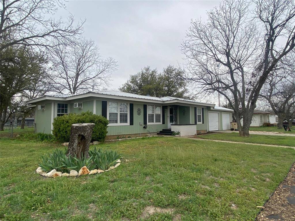 807 Gantt Street, Bangs, TX 76823