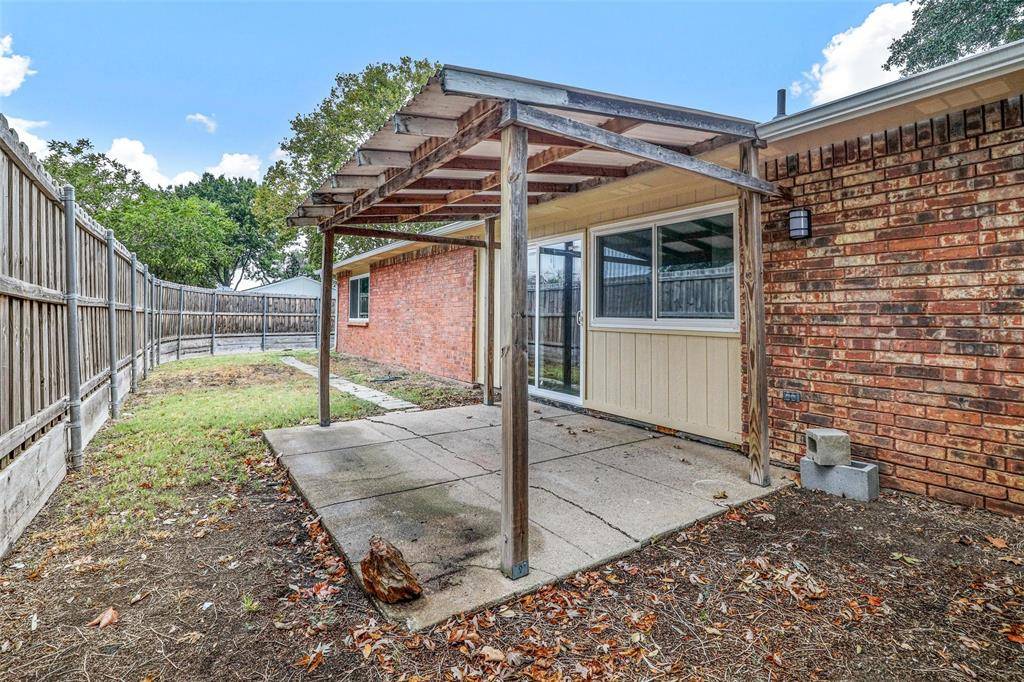 4904 Watkins Drive, The Colony, TX 75056