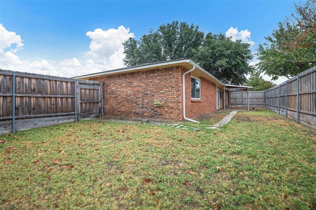 4904 Watkins Drive, The Colony, TX 75056
