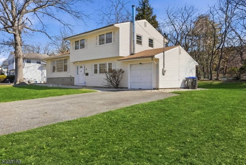 39 Gage Rd, East Brunswick Twp., NJ 08816