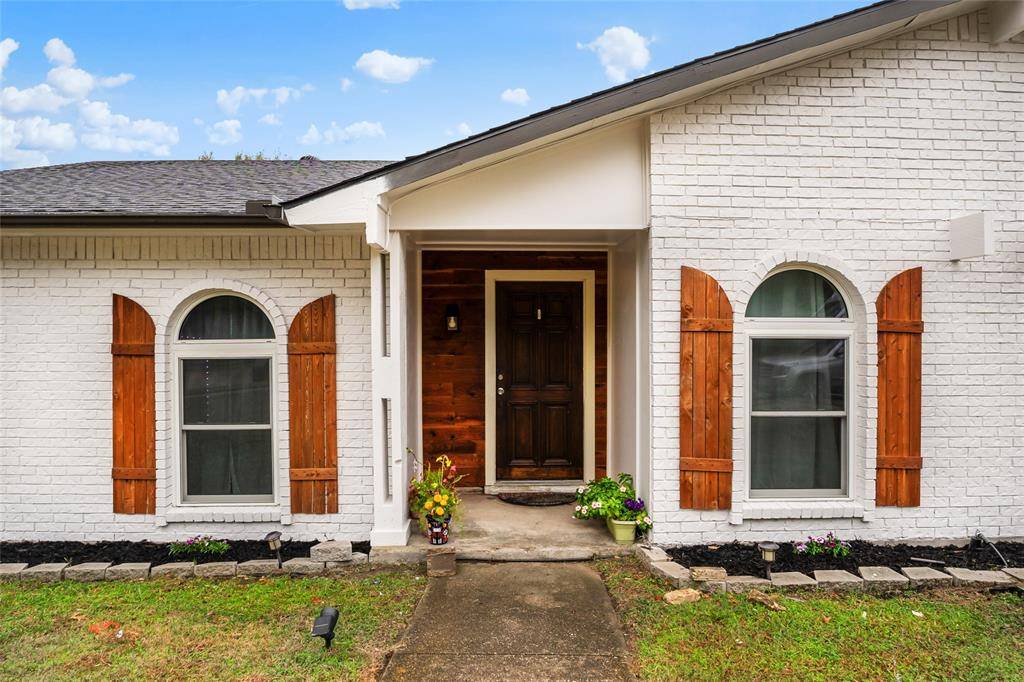 7306 Blackwillow Lane, Dallas, TX 75249