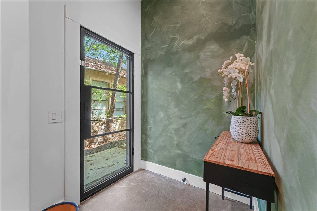 2403 Dathe Street, Dallas, TX 75215