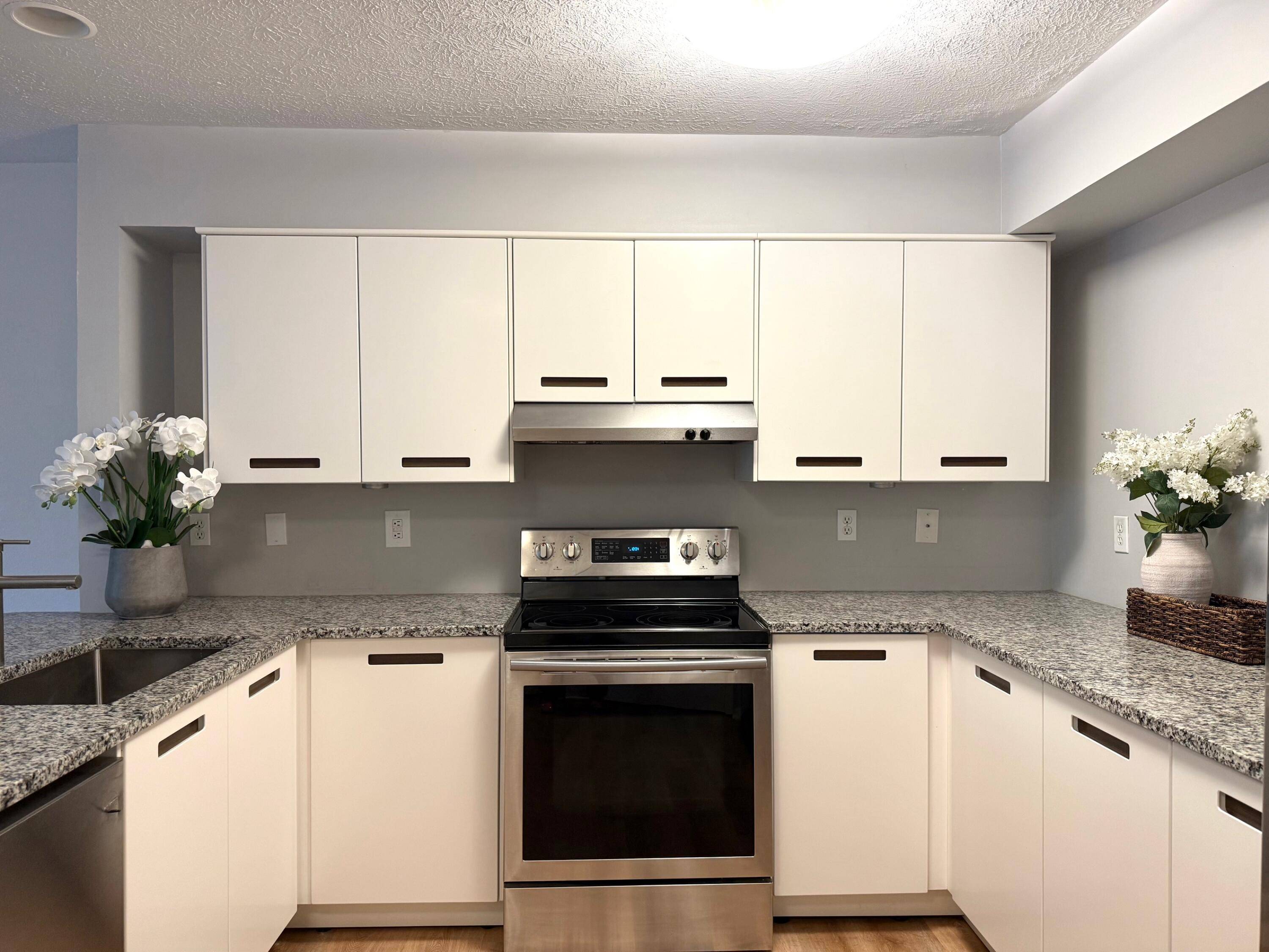 1553 Long Meadow TRL, Saline Twp, MI 48108