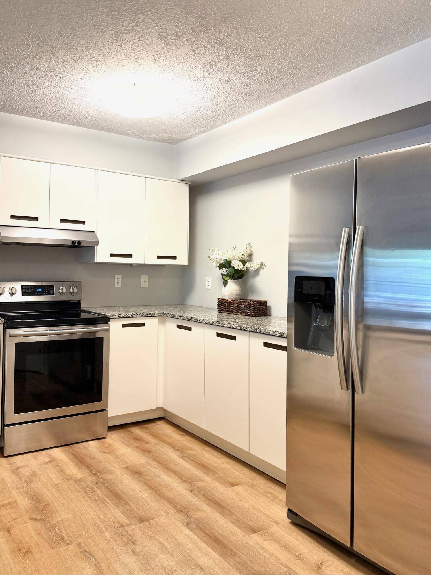 1553 Long Meadow TRL, Saline Twp, MI 48108