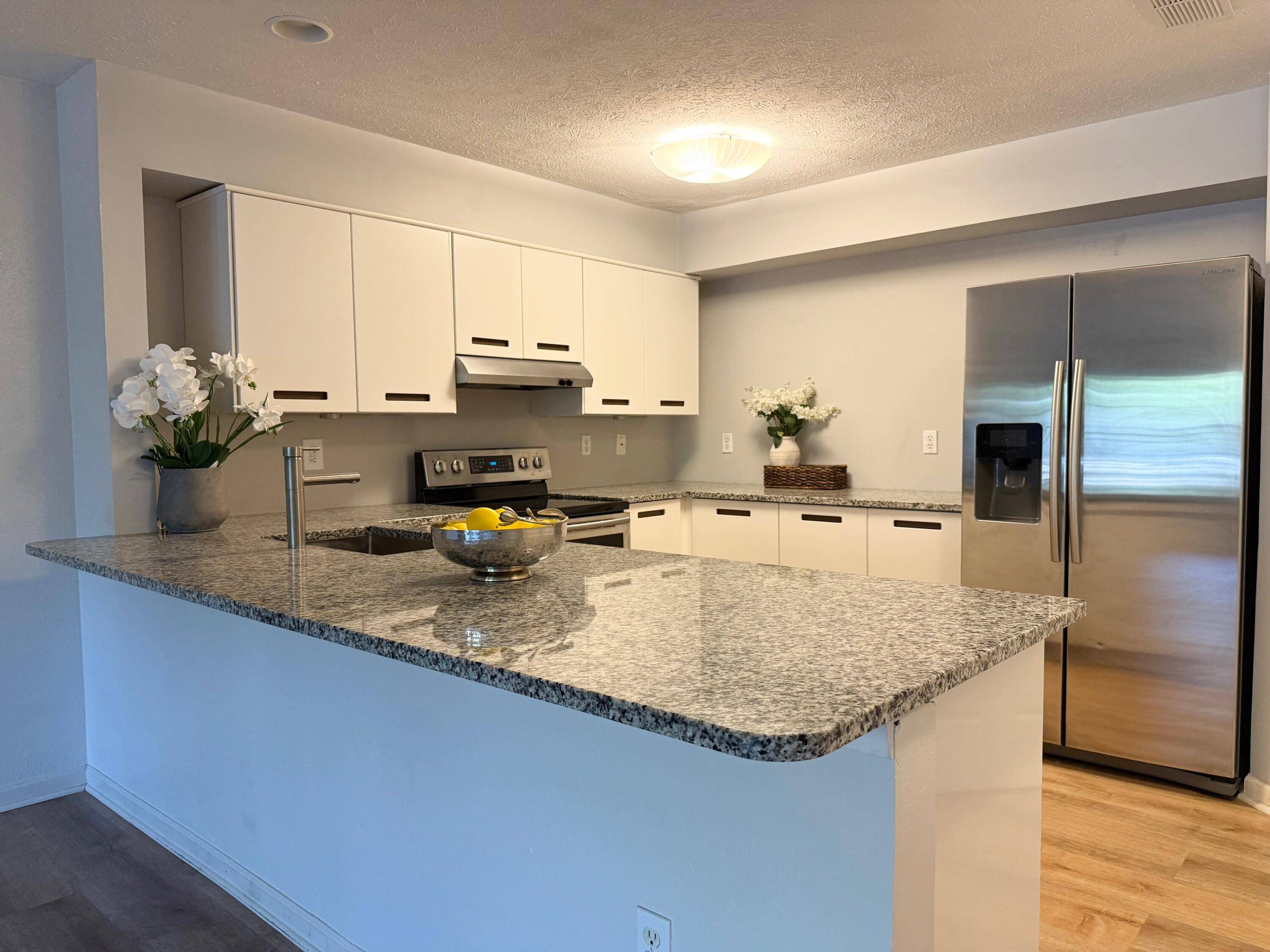 1553 Long Meadow TRL, Saline Twp, MI 48108