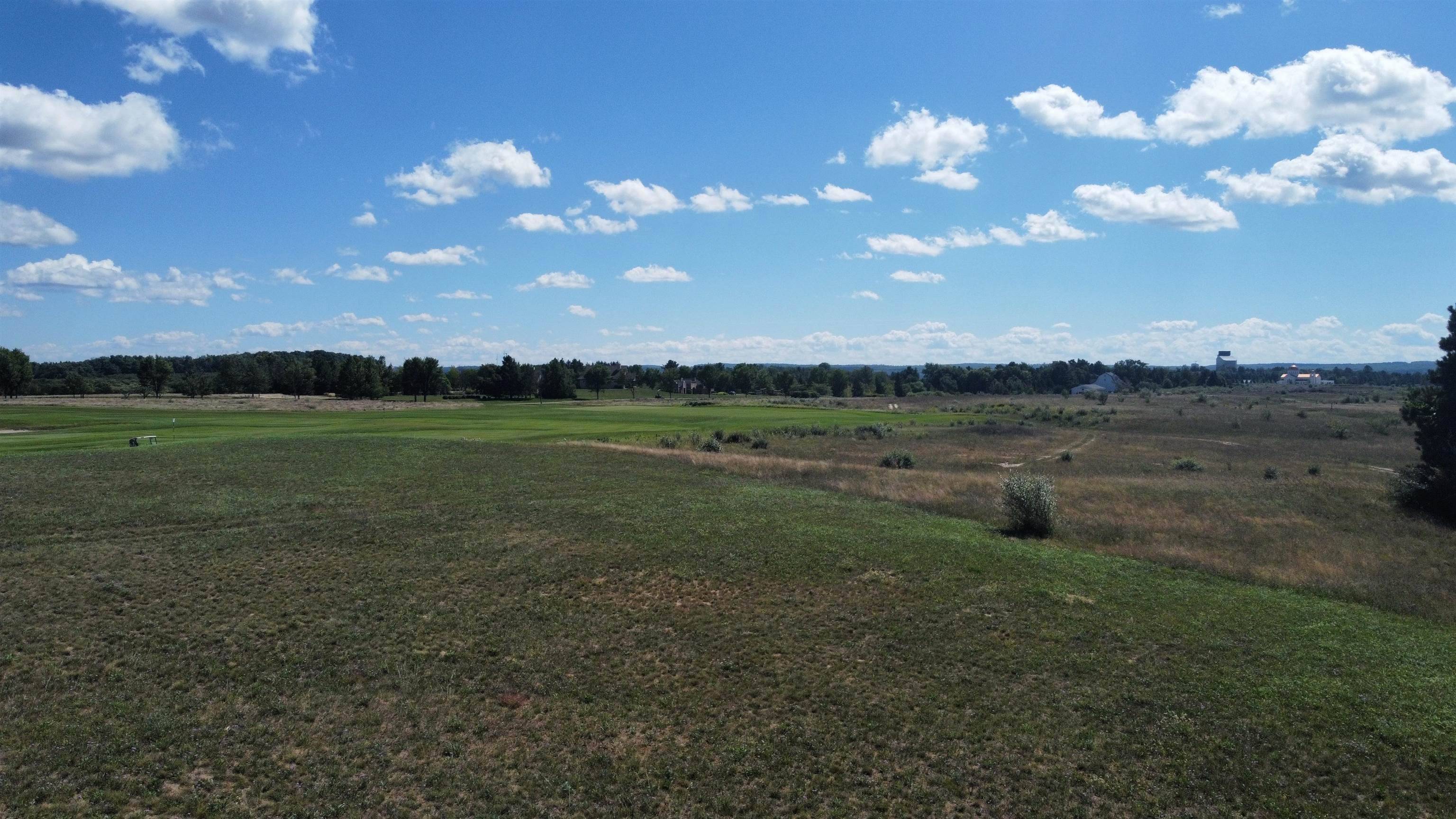 4162 Dornoch CT, Acme Twp, MI 49690