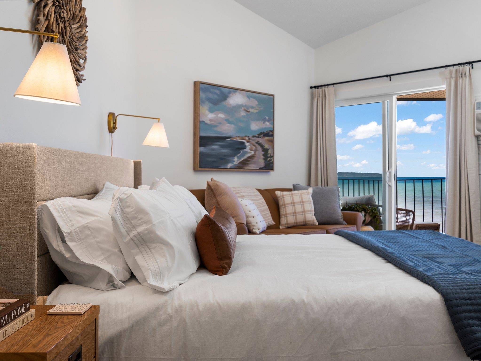 2211 N US-31, East Bay Twp, MI 49686