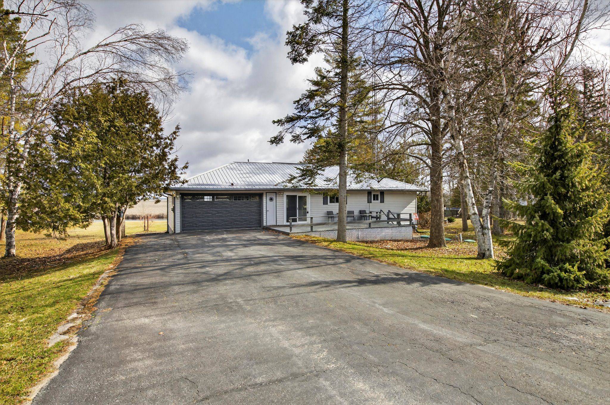 200 Charlore Park DR, Kawartha Lakes, ON K0L 2W0