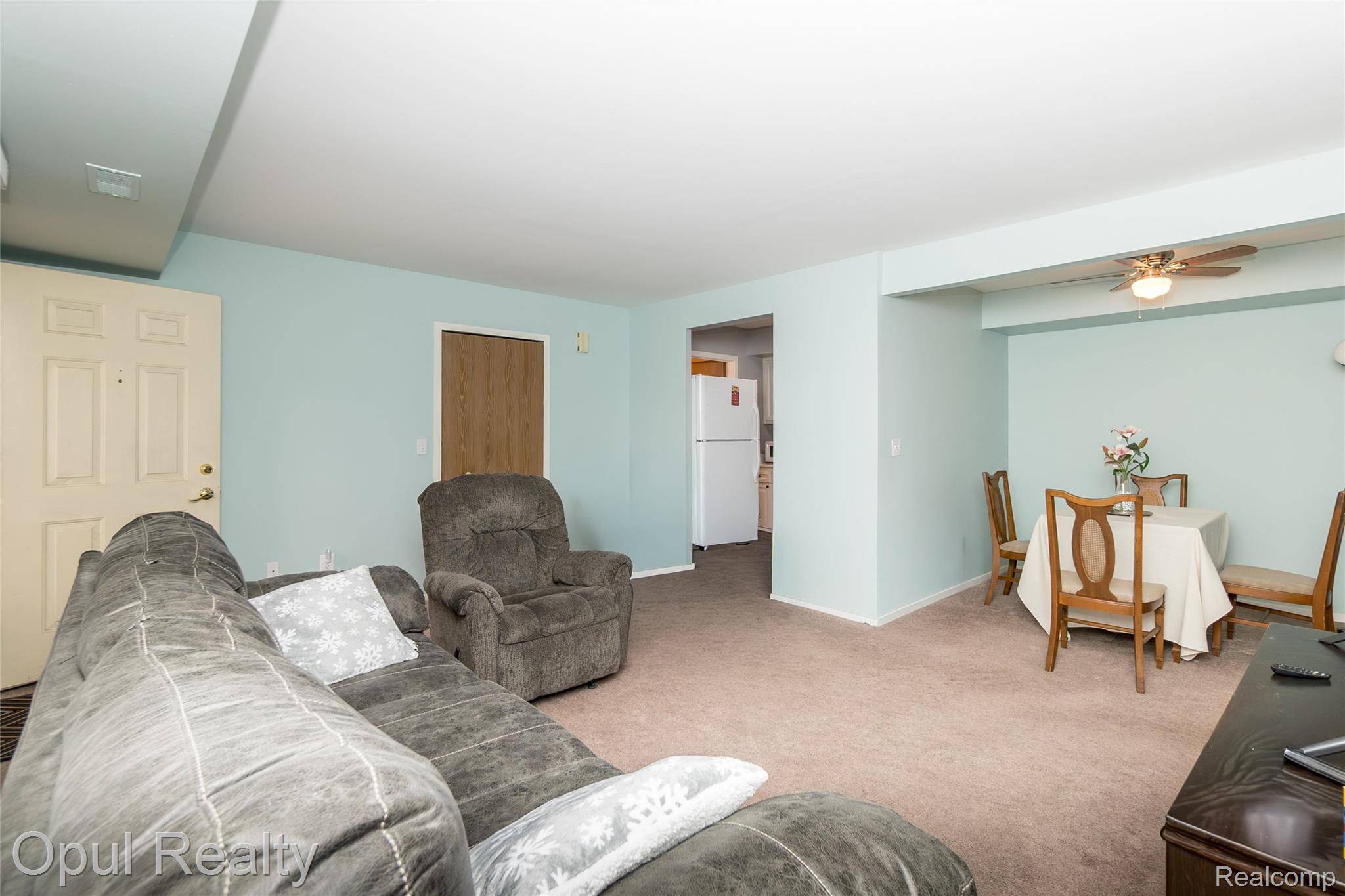 29562 Clarita ST, Livonia, MI 48152