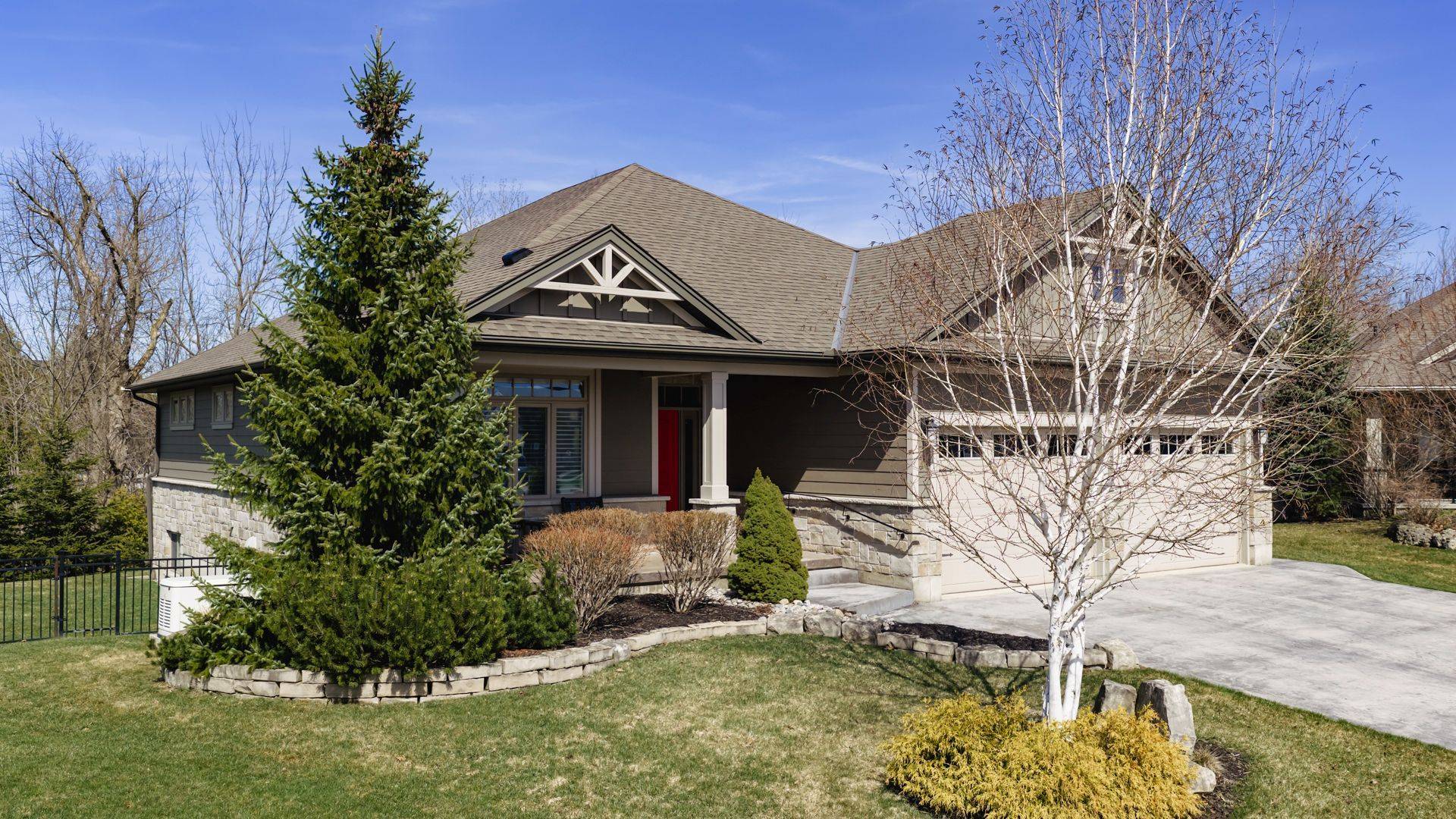 46 Erin PL, Lambton Shores, ON N0M 1T0