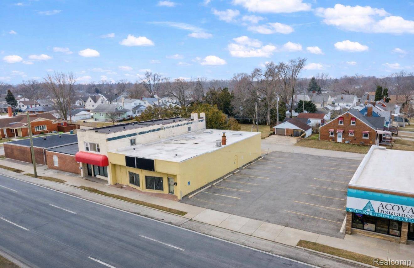 3168 Fort ST, Lincoln Park, MI 48146