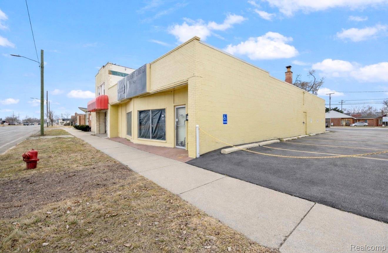 3168 Fort ST, Lincoln Park, MI 48146