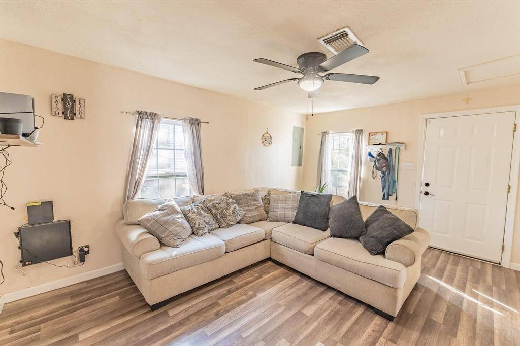 604 W A Street, Sulphur Springs, TX 75482