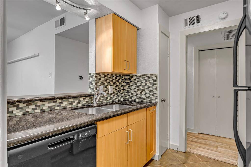 4837 Cedar Springs Road #215, Dallas, TX 75219