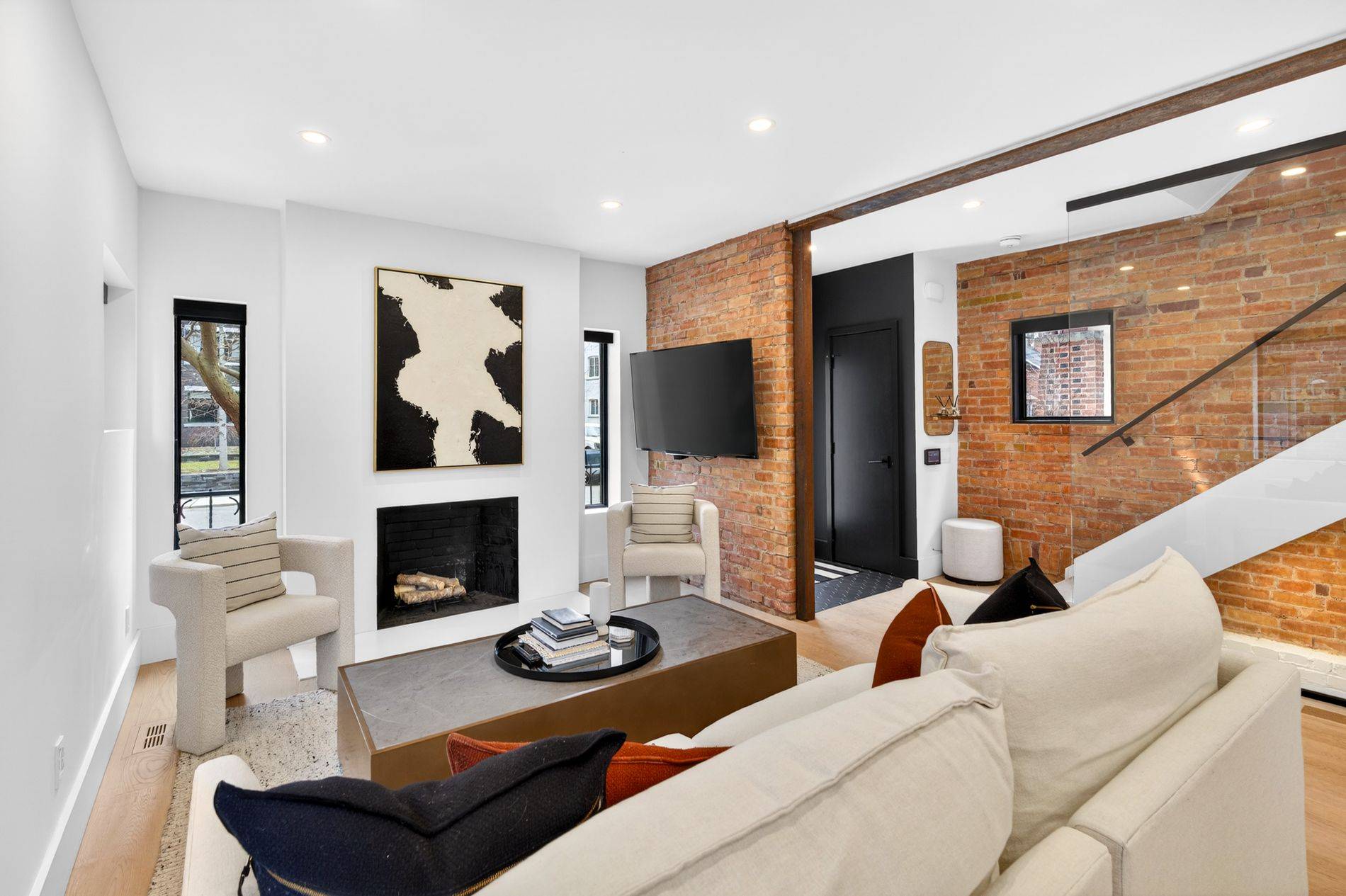 3 St Hilda's AVE, Toronto C04, ON M4N 2P3