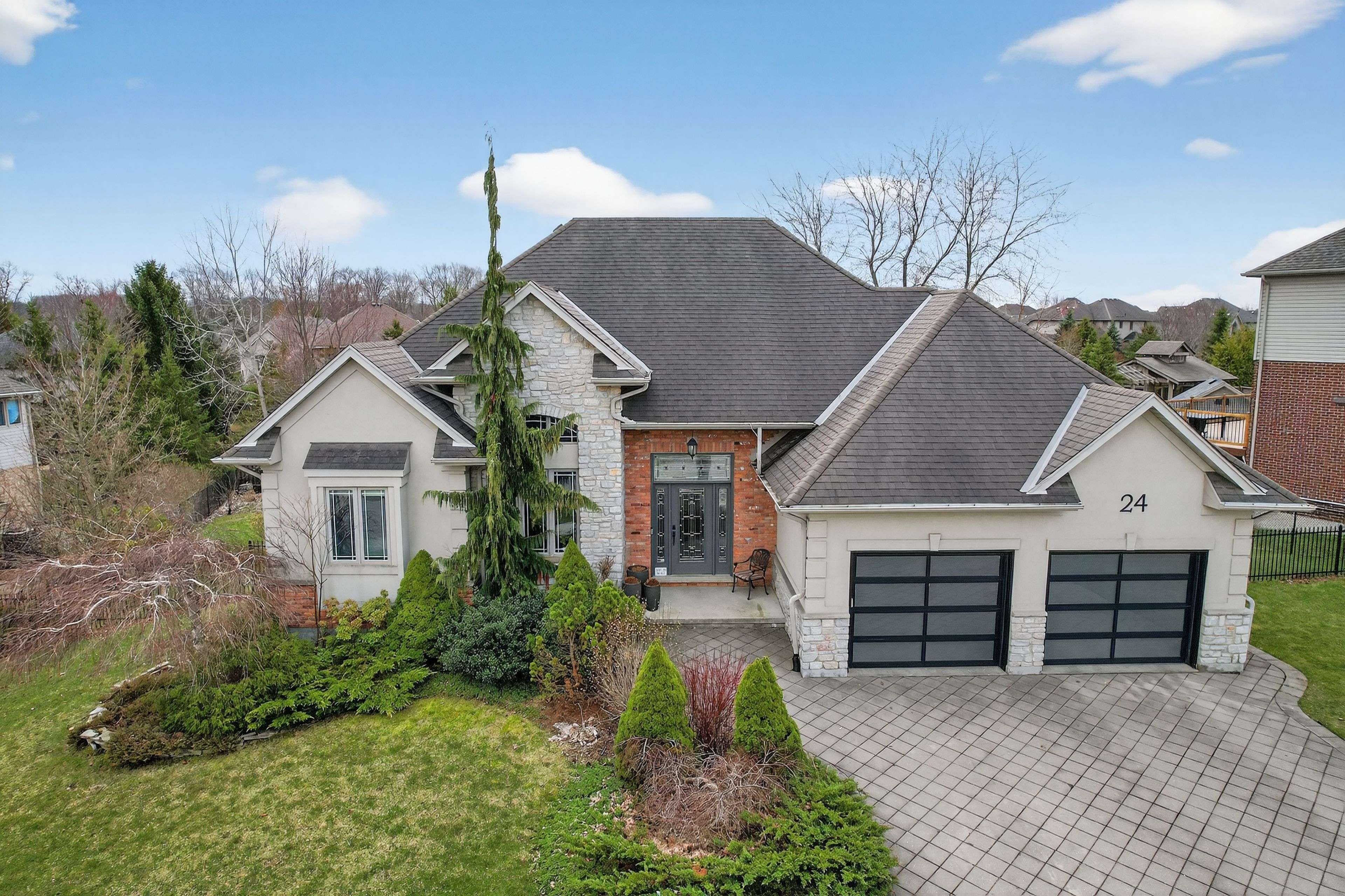 24 Earlscourt TER, Middlesex Centre, ON N0L 1R0