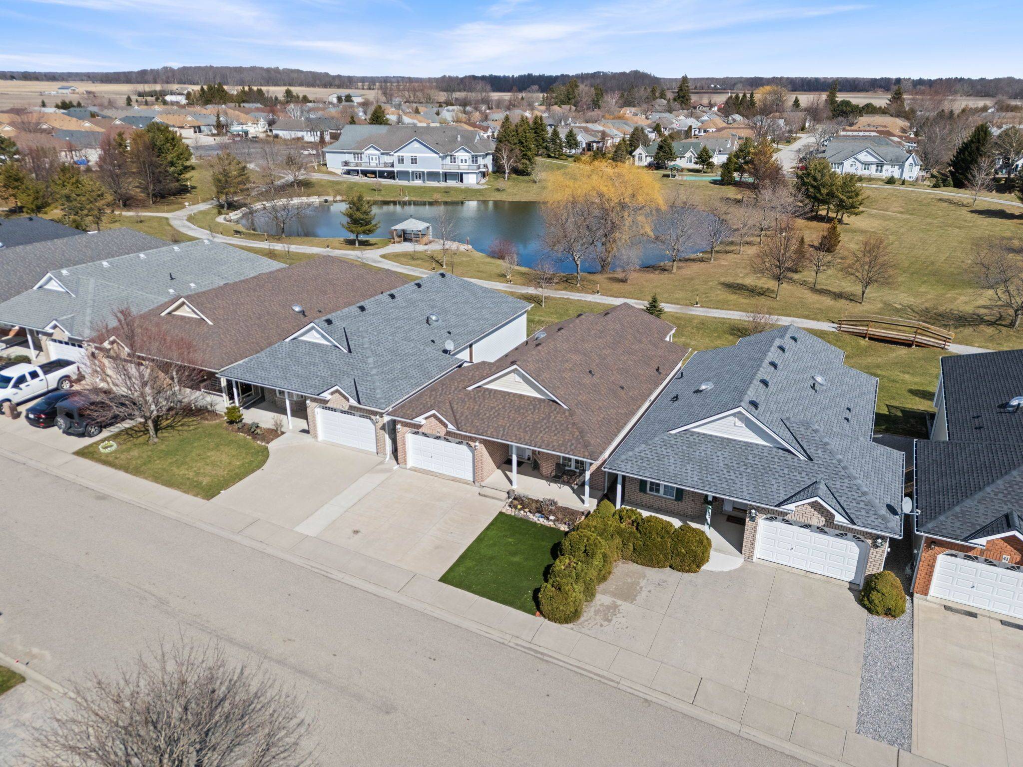 37 Upper Canada DR, Norfolk, ON N0E 1M0