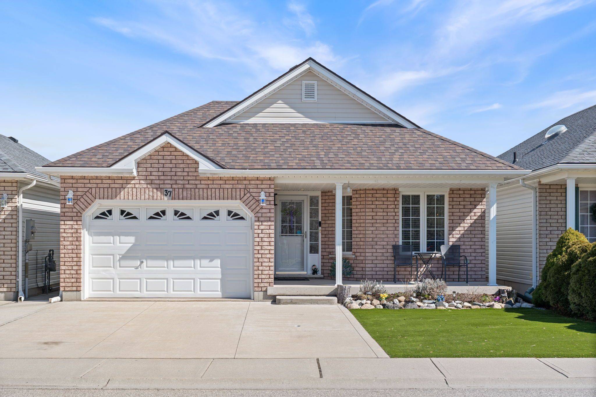 37 Upper Canada DR, Norfolk, ON N0E 1M0