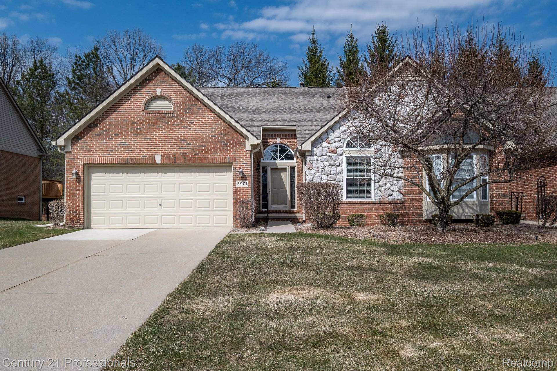 3901 Arbor DR, Auburn Hills, MI 48326