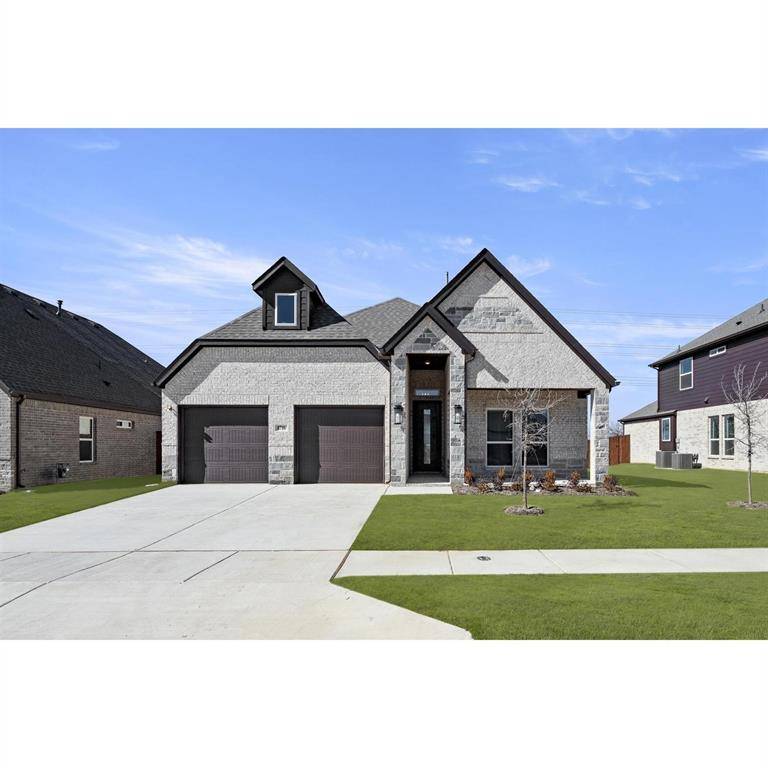 8716 Heartland Drive, Fort Worth, TX 76123