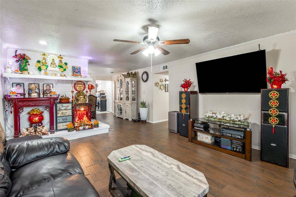 3114 Fairgate Drive, Carrollton, TX 75007