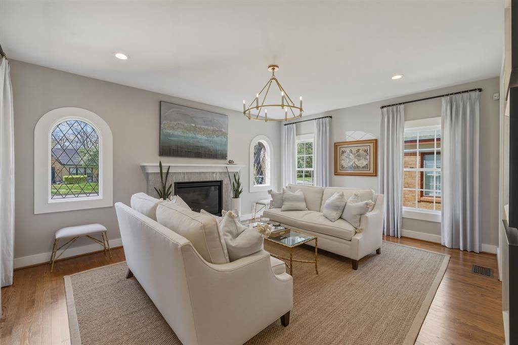 420 Clermont Avenue, Dallas, TX 75223