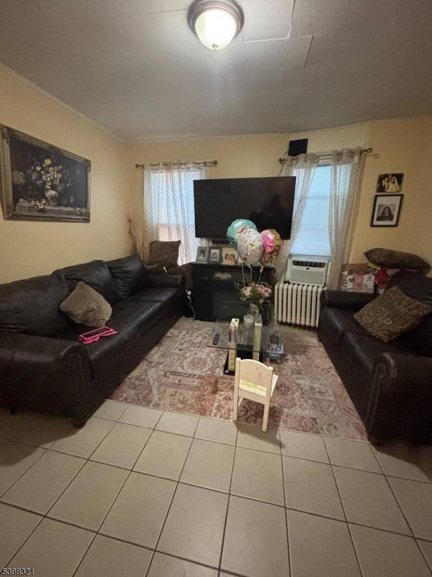 552 River St, Paterson City, NJ 07524