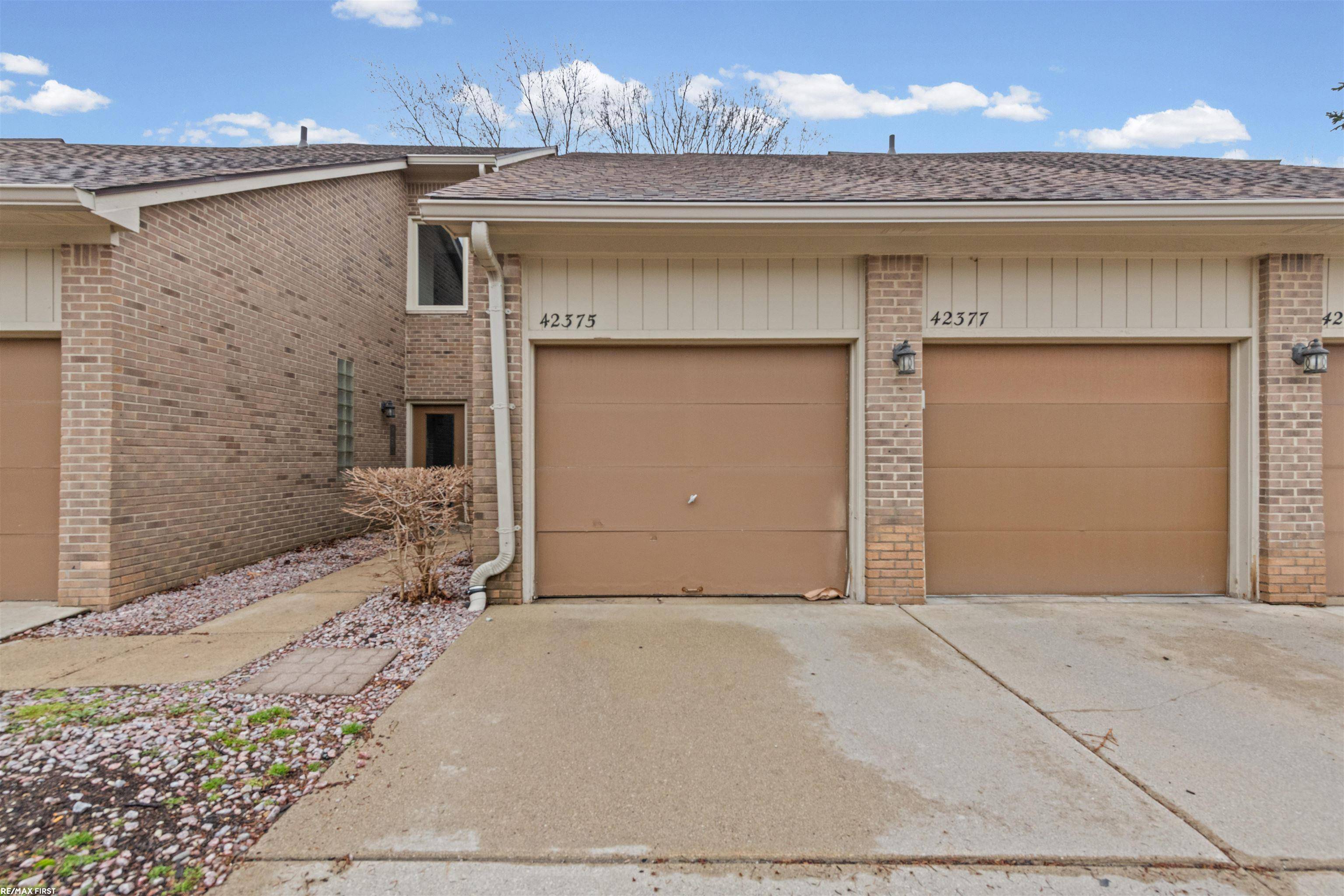 42375 Lochmoor ST, Clinton Twp, MI 48038