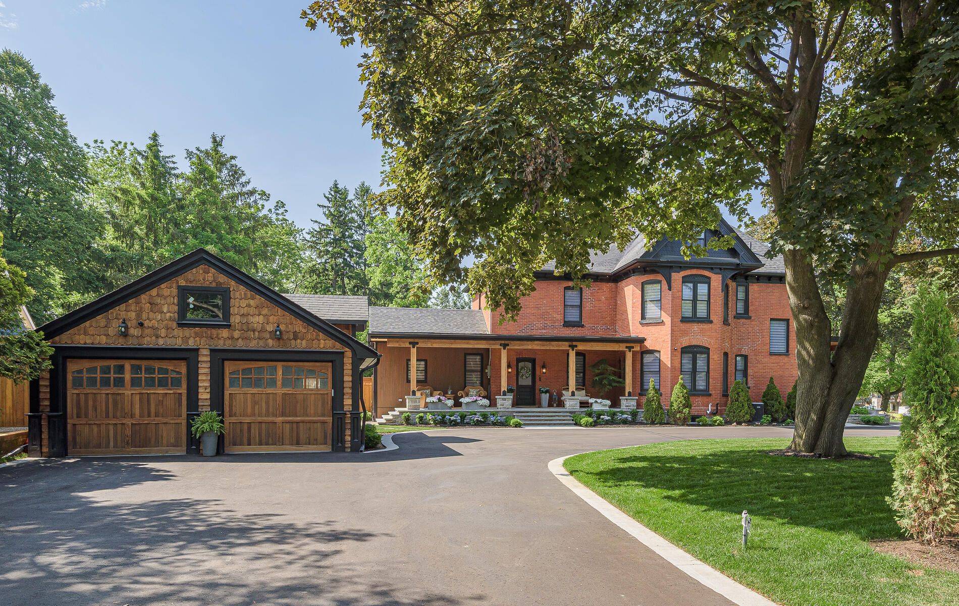 376 Chartwell RD, Oakville, ON L6J 4A3