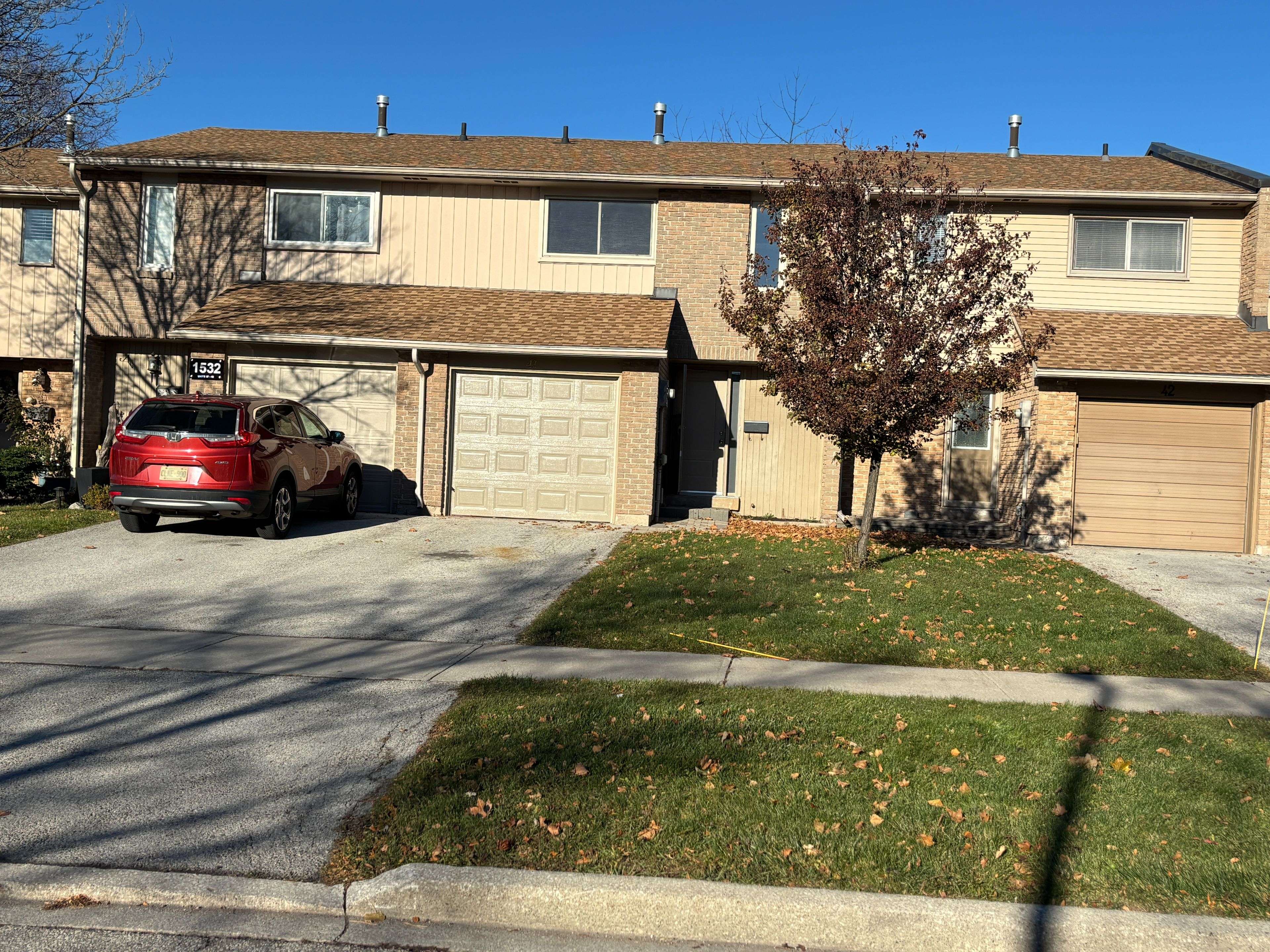 1532 Lancaster DR #41, Oakville, ON L6H 2Z3