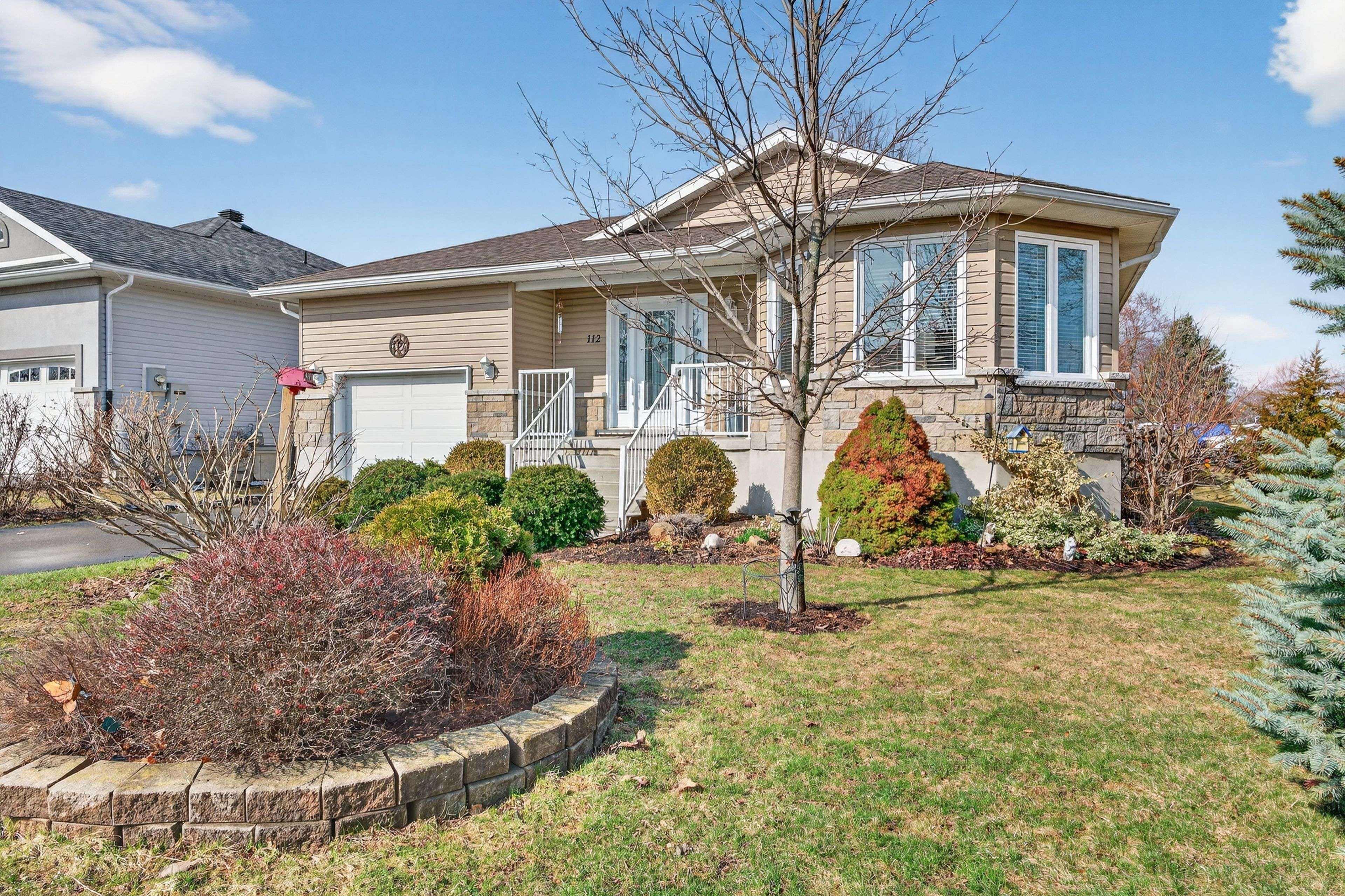 112 Maplecroft CT, Gananoque, ON K7G 0A6