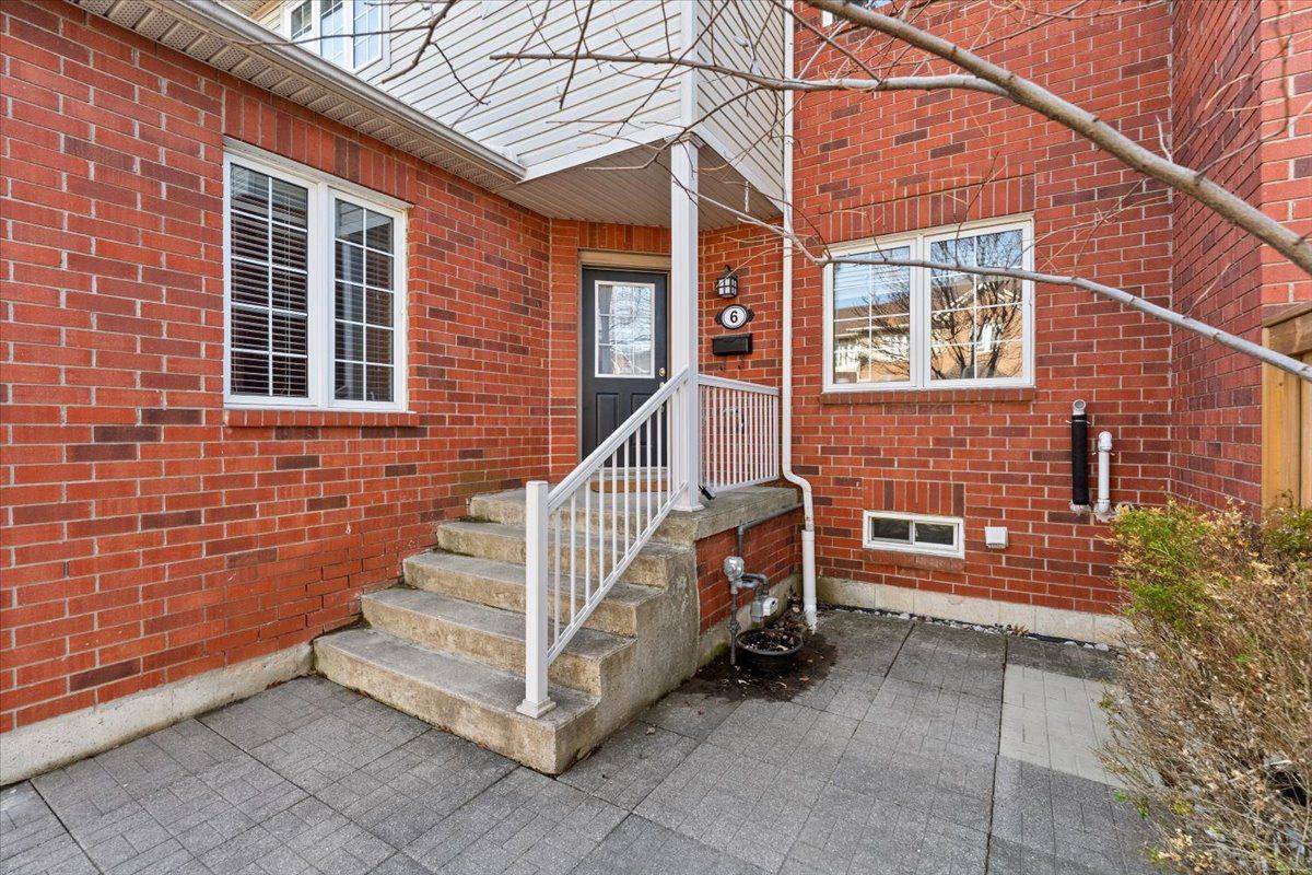 100 Beddoe DR #6, Hamilton, ON L8P 4Z2