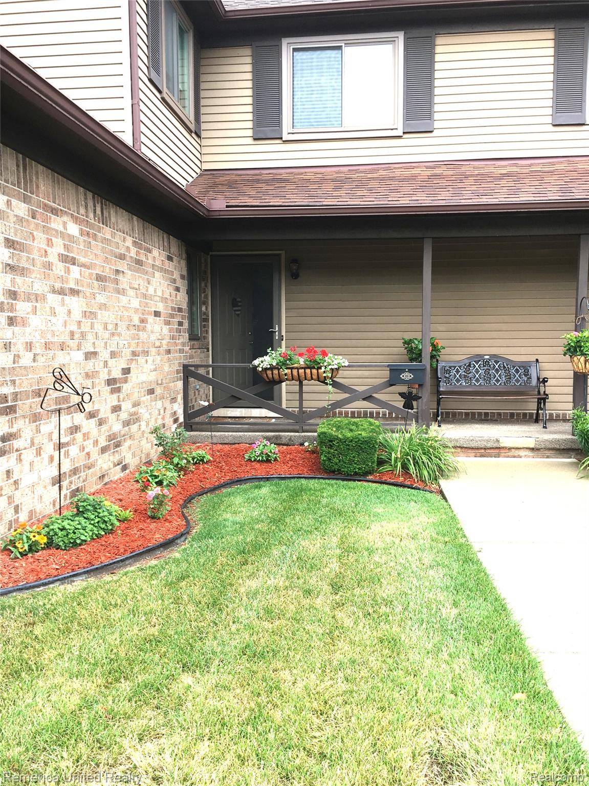 3772 Heritage Pkwy, Dearborn, MI 48124