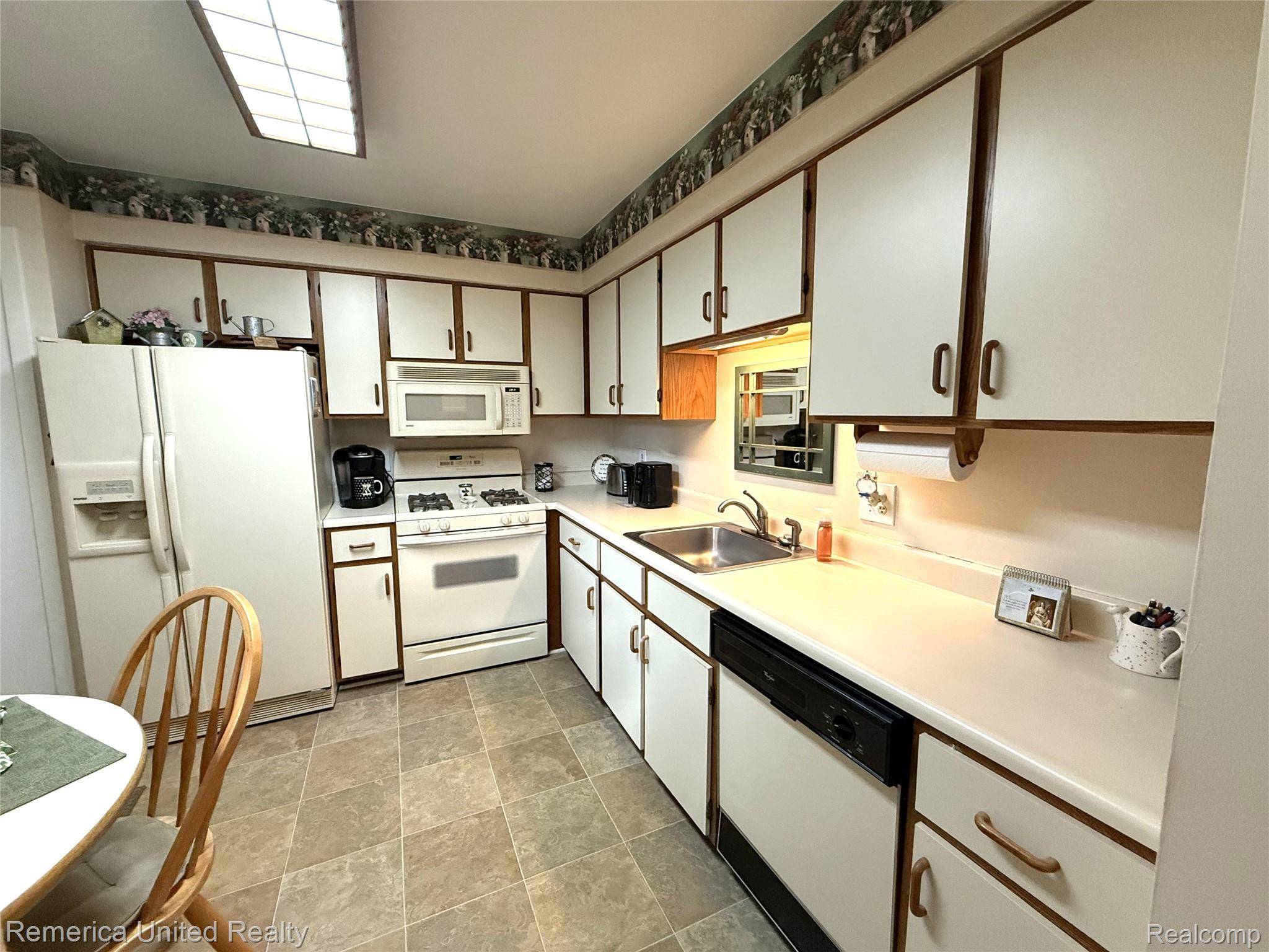 3772 Heritage Pkwy, Dearborn, MI 48124